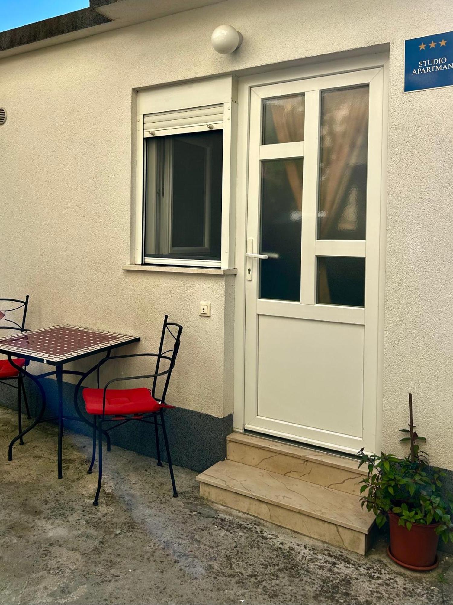 Dinka Lägenhet Trogir